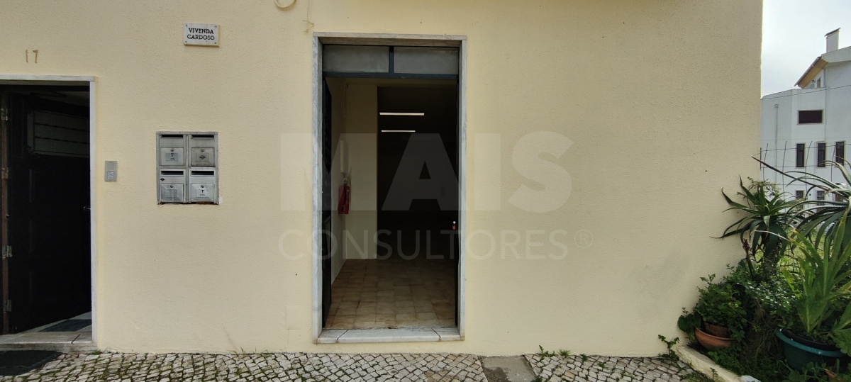 ⚫🟠 Garagem / Armazém 75 m2 na Serra Helena - Casal de Cambra